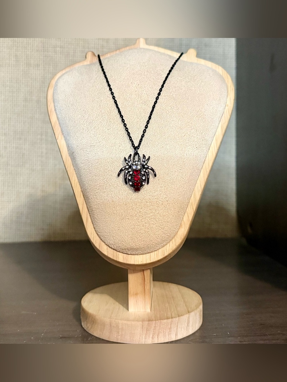 Stunning Black & Red Crystal Tarantula Spider Necklace 18”